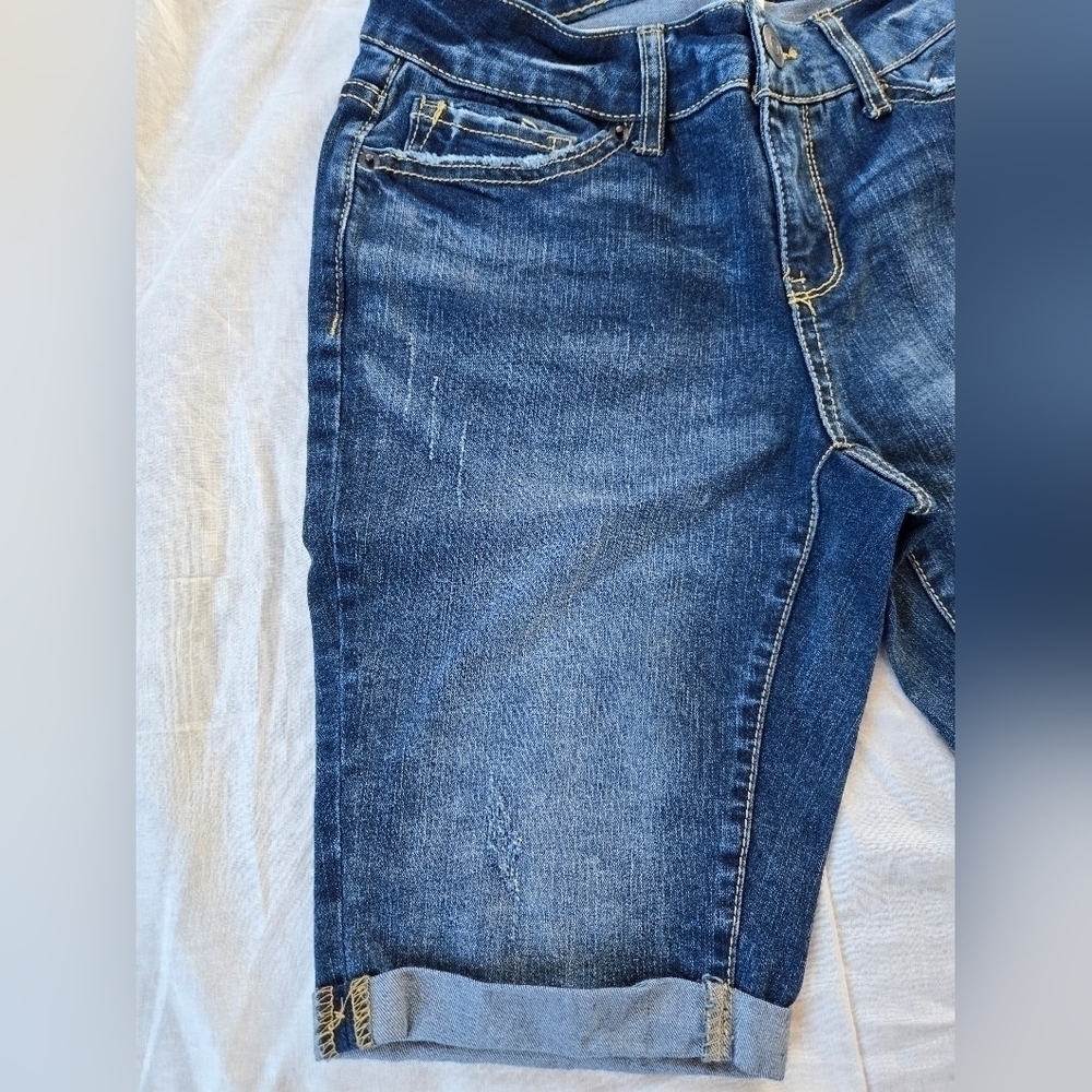 Time and Tru  dark wash denim rolled hem distressed Bermuda Jean shorts 4 - Picture 2 of 9